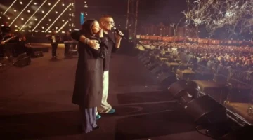 مفاجأة الحفل.. جنا عمرو دياب تغني مع والدها في السعودية